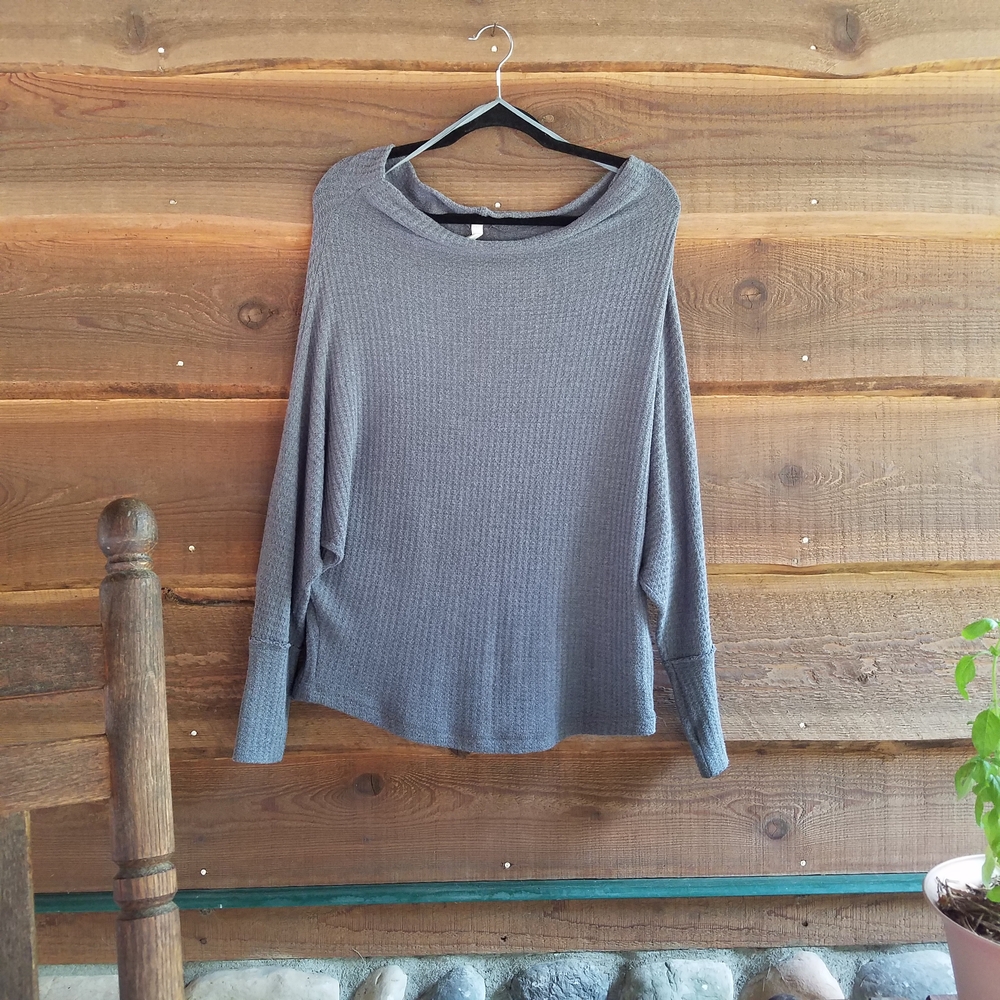 Wishlist Gray Subtle Waffle Pattern Women's Long Sleeve Sweater Blouse